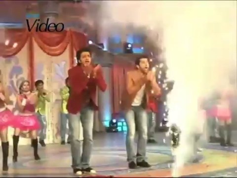 Grand Masti team on Pavitra Rishta set