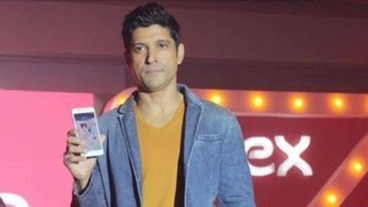 Farhan Akhtar Launches Intex New Smartphone !