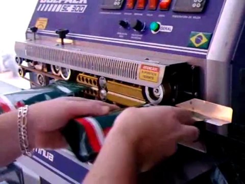 Seladora para embalagens stand-up pouch.