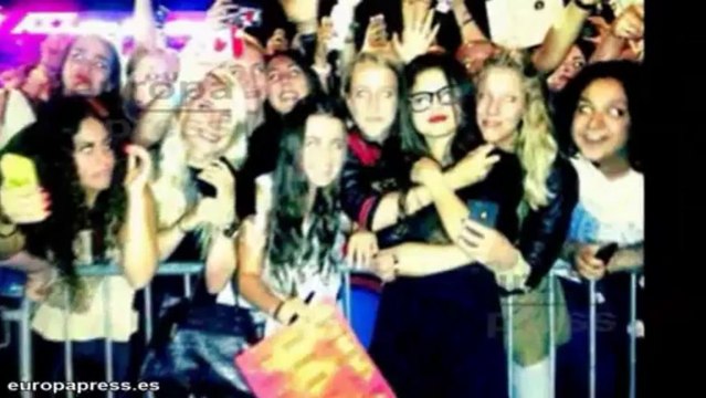 Se comen a besos a Selena Gomez