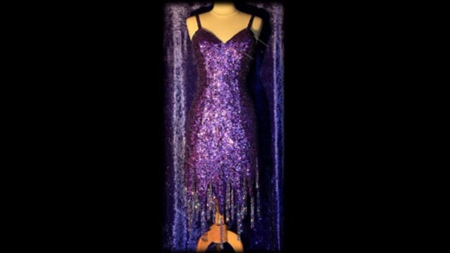 robes paillettes - cabaret burlesque revue parisienne Paris - pole dance