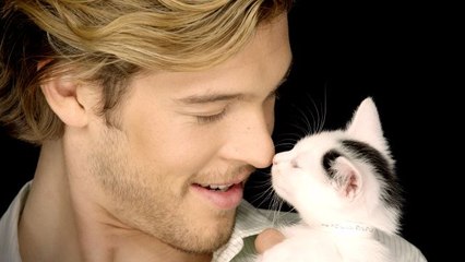 Glamour Gift of the Week - Meet Maxwell. He’s a Cat Lover With Abs of Steel And a Heart of Gold.