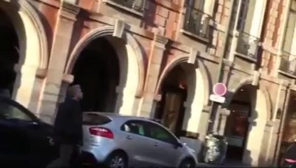 Реакция людей на рекламные баннеры Dior, с Робертом RF