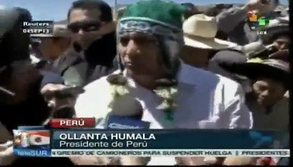 Presidente Ollanta Humala sobrevuela el volcán Ubinas