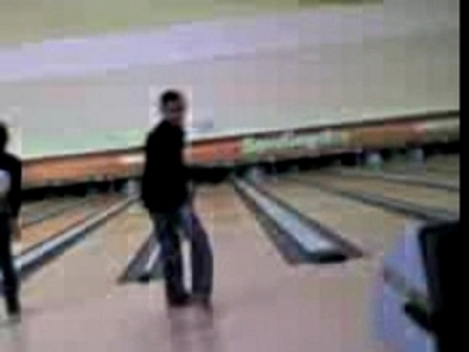 Ilias qui tir o bowling