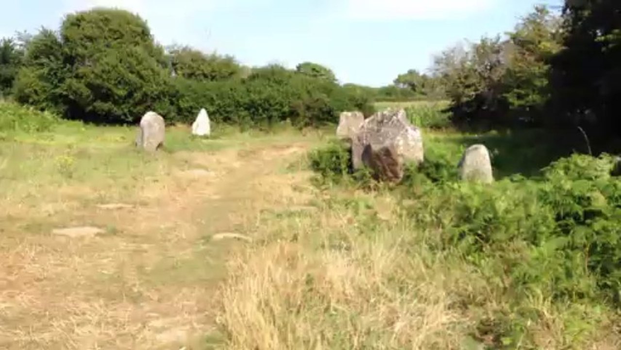 Bretagne Morbihan : Dolmen cache-cache 2
