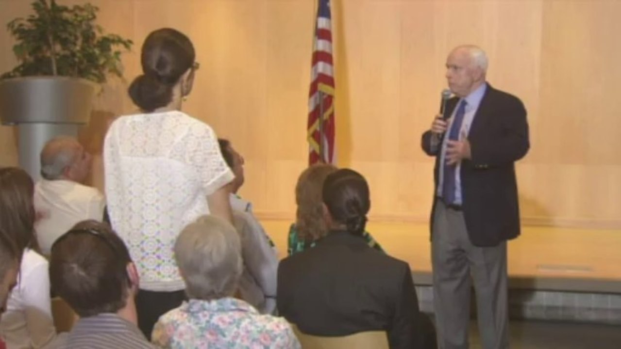Saia justa para McCain