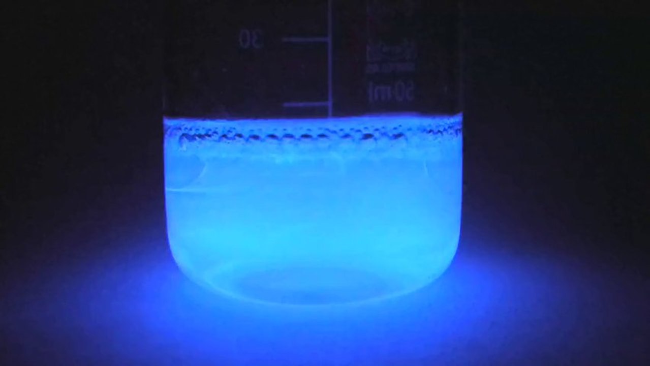 Luminol Zeitreaktion mit kurzem Blitz