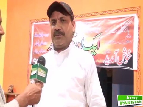 Javed Rodu Director & Writer of Stage Play Aik Aur Maili Chader talking with Jeevey Pakistan about his Play at Tamaseel Theatre..