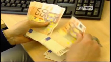 ARTIGIANO SI IMPICCA IN GARAGE