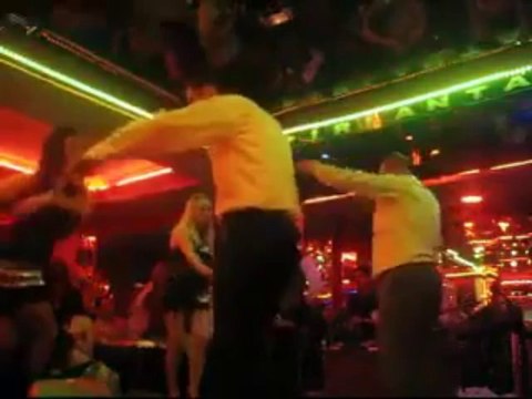 ÇİÇEK ERKEN KIRÇİÇEĞİ ÇİÇEK BİZZİRVEDEYİZ SANALDA CAMDA SOYUNAN FAİŞESİ ABLASINI ANASINI SATAN FAİŞE