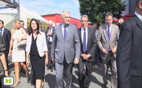 Strasbourg : Jean-Marc Ayrault en visite à la foire européenne