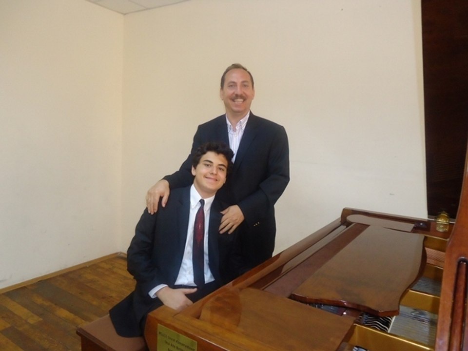 Debussy Prelud no 8 Mib minör Keten Saçlı Kız Klasik Batı Müziği Prelüd Mi bemol Piyano Konseri devlet opera konçerto klasik müzik akustik piyanist devlet opera Bale Koncerto