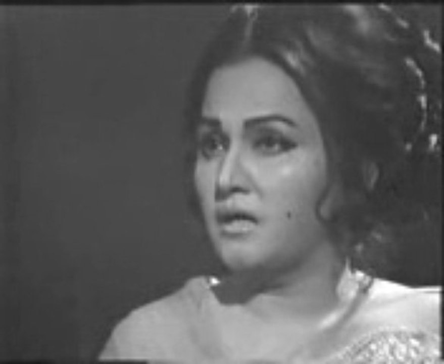 eh puttar hattan te nahi vikde toon labhdi phireen bazaar koore   by  Aslam Nasir