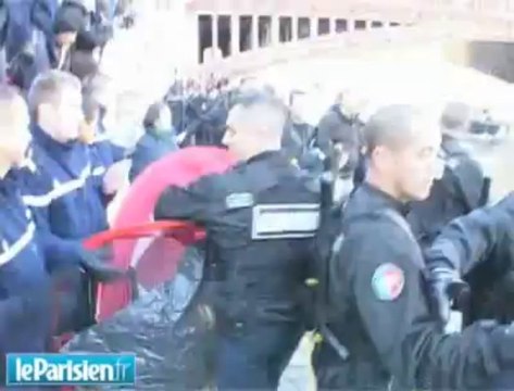 Evacuation musclée du campement de SDF