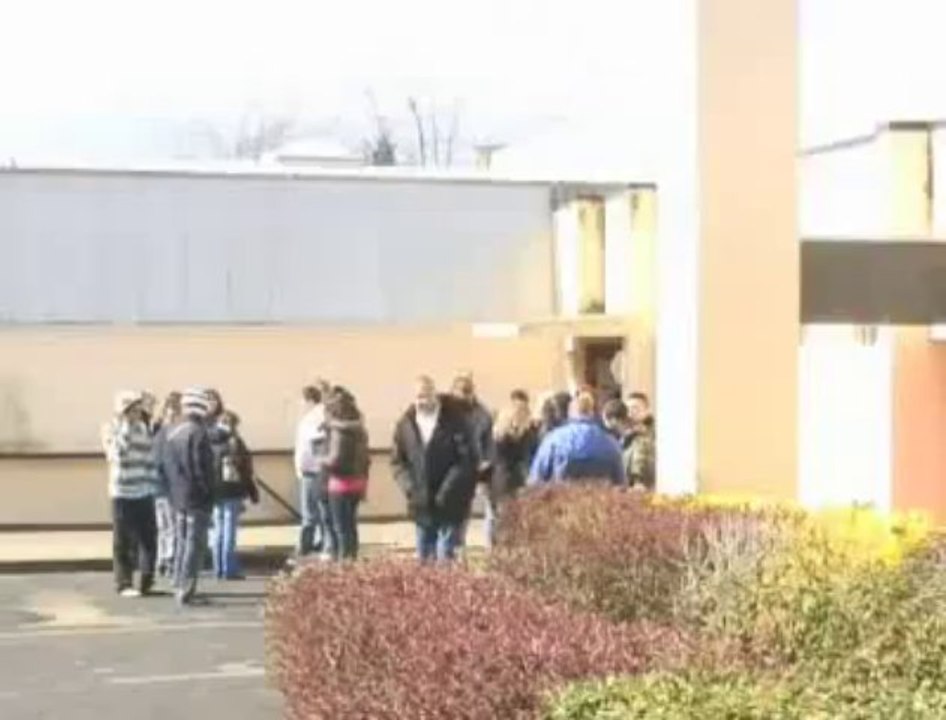 Incendie spectaculaire dans un entrepôt en Seine-et-Marne