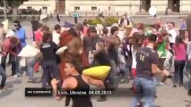 Pillow fight in Ukraine - no comment