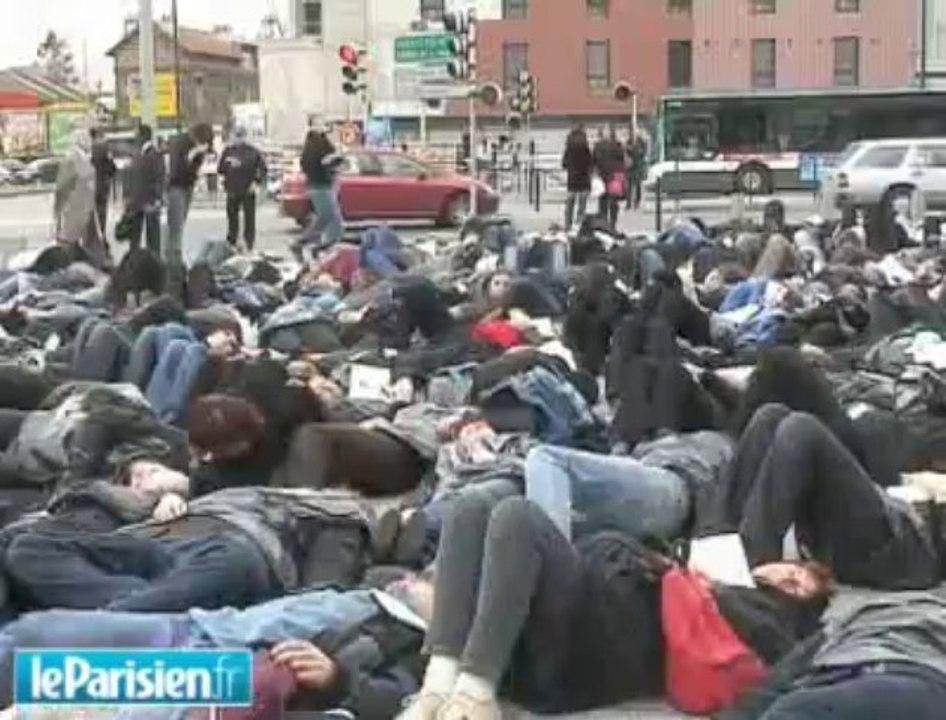 Les enseignants portent le deuil de l'Education nationale"