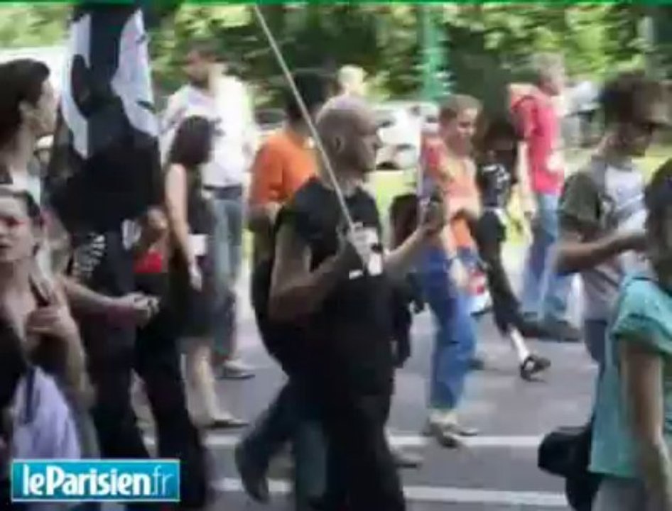 Les sans papiers veulent interdire les centres de rétention