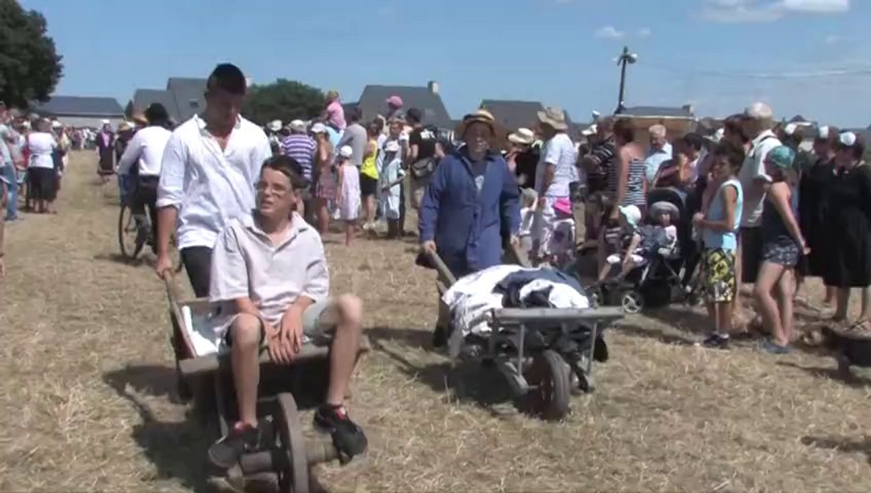 Les vieux métiers à Hénansal , Le défilé 2013