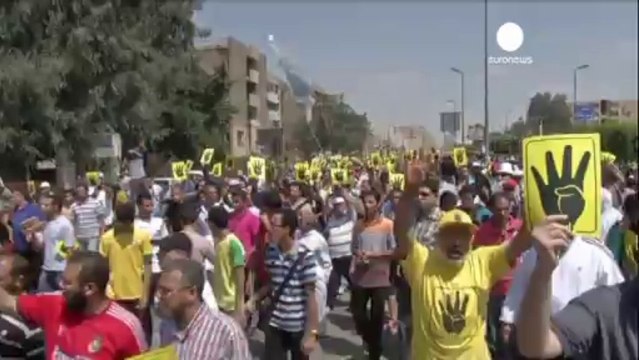 Egitto: pro Morsi ancora in piazza, governo vuole...