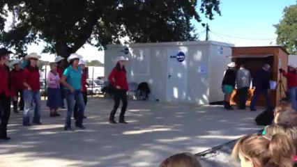 Danse country à Béré