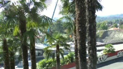 " LES  W-D.D. MICHOU NEWS  "- 5 SEPTEMBRE 2013 - STADE NAUTIQUE - DU CIMENT EST COULE DANS LE FOND DU BASSIN EXTERIEUR..