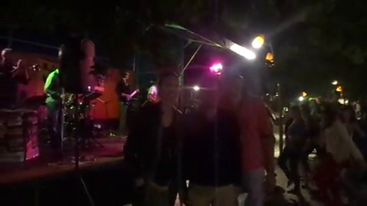 Place Carnot à Douai se remue : Ambiance BENGALI IIIIIIIIIIIIIIIIIII !...