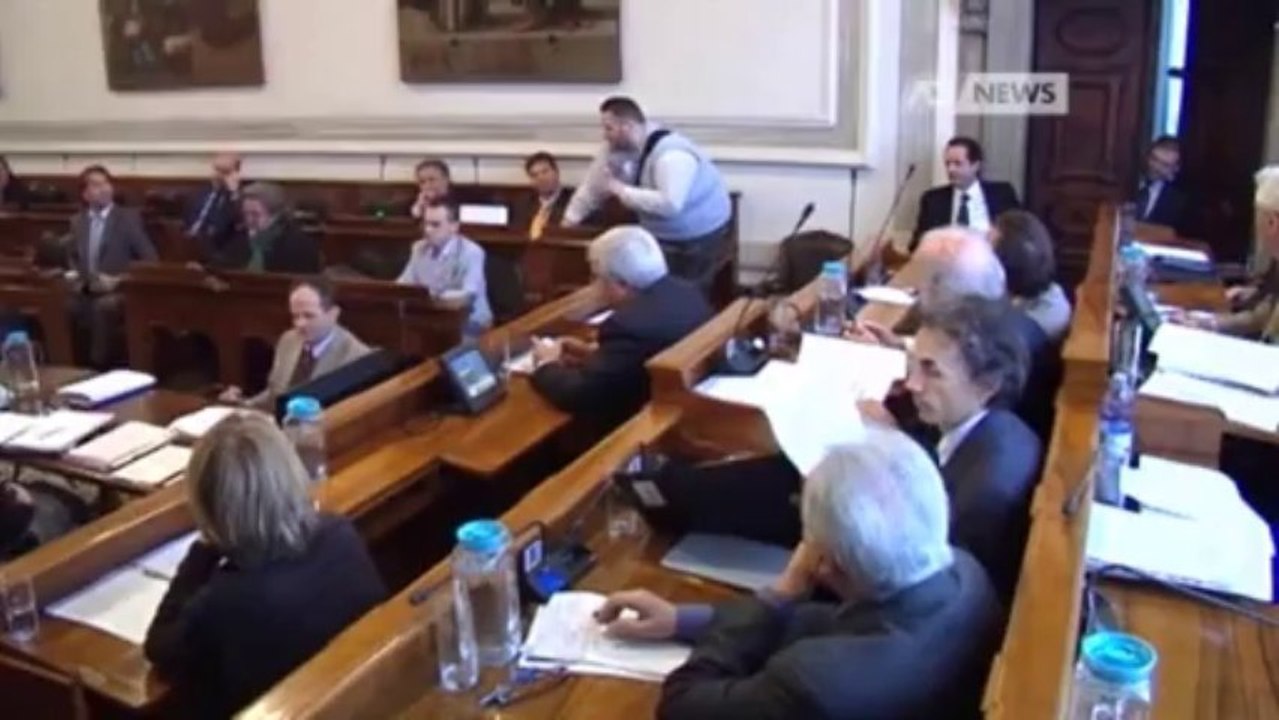 I GRILLINI CONTESTANO CACCIARI