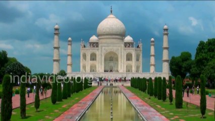 The Taj Mahal - 7 Wonders of India
