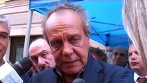 Napoli - Nitto Palma firma il referendum giustizia -2- (06.09.13)