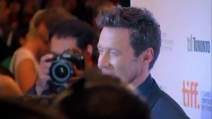 Скачать видео: Jake Gyllenhaal and Hugh Jackman premiere Prisoners