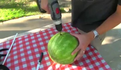 How to Make Watermelon Juice in Less Than a Minute