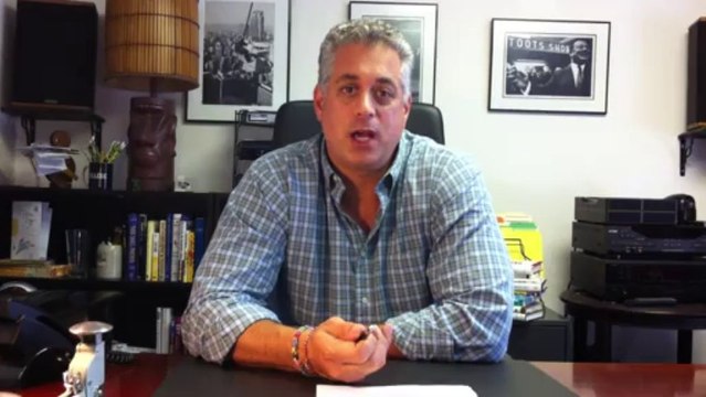 Financial aid consultant Andy Lockwood gives away free book