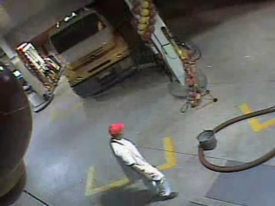 Dont Use Mobile when u r at petrol pump