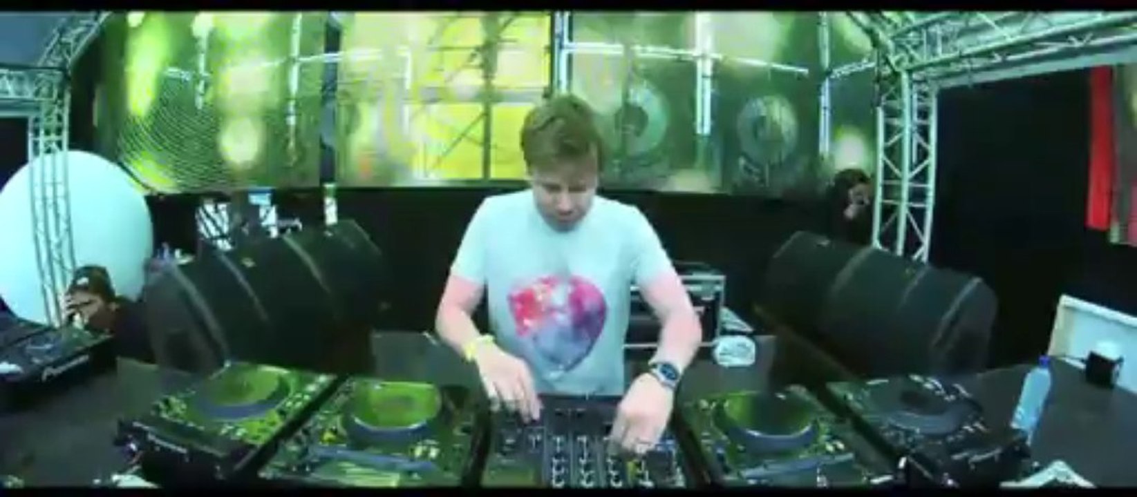 Ferry Corsten vs Armin van Buuren -  HD 2013