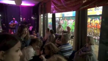 500 coeurs au marché pour la jeune Auxerroise Julie Michel disparue dans l'Ariège