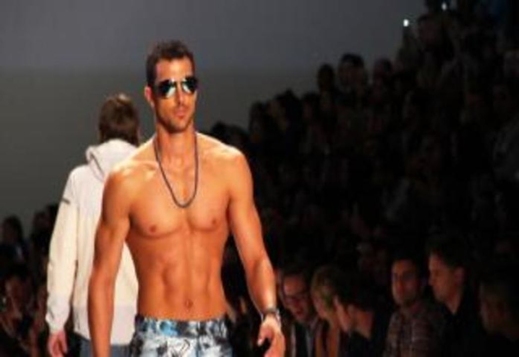 Nautica Presents The Modern Waterman For Spring 2014 At New York Fashion Week