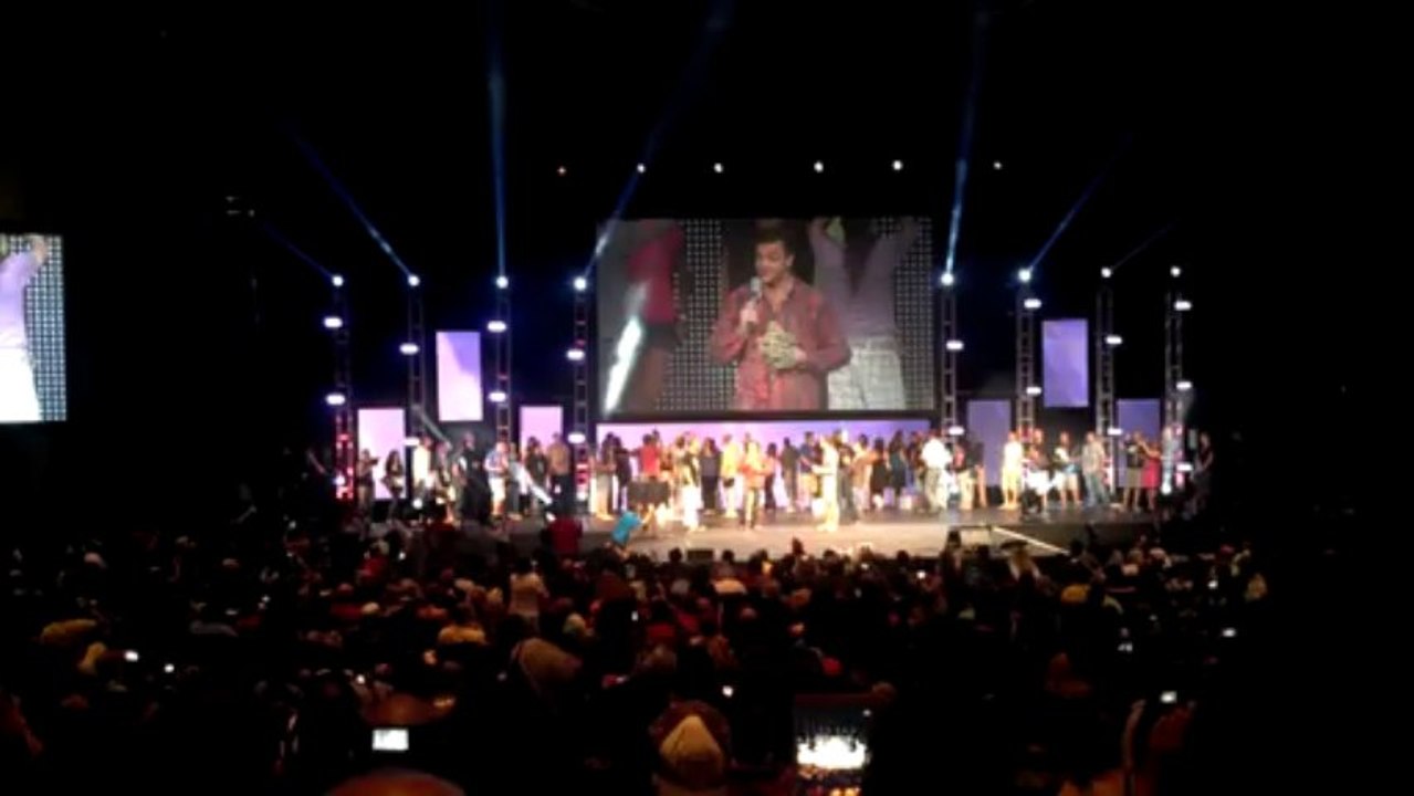 Vick's Secret To Winning $25,000 Cash On Stage