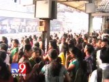 Tv9 Gujarat - Lady attacked in mumbai local train, died