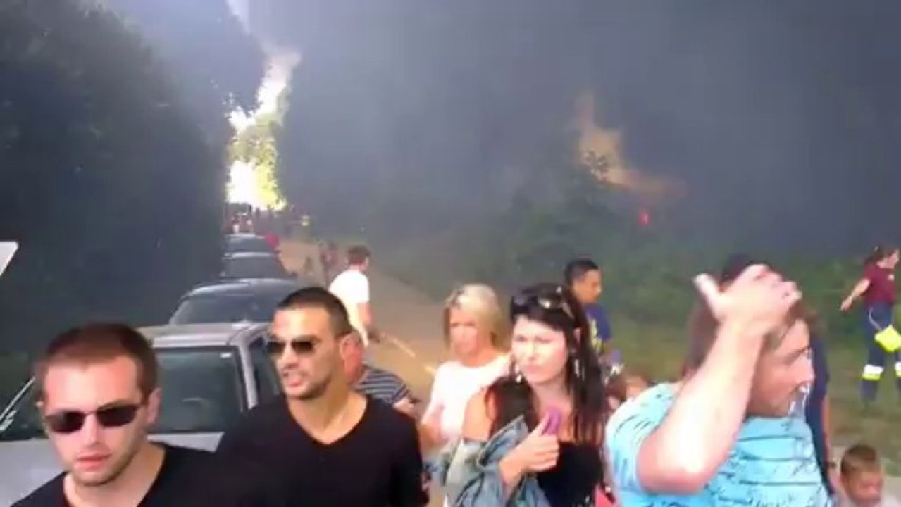 Motorcyle fire stunt burns spectator cars in France