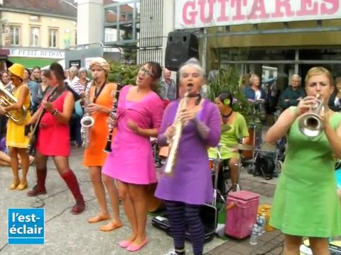 Une dose de bonne humeur avec les arts de rue à Sainte-Savine