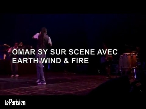 Omar Sy met le feu sur scène avec Earth Wind & Fire