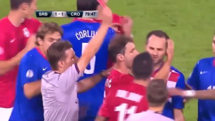 Un tacle assassin dans le derby des Balkans !