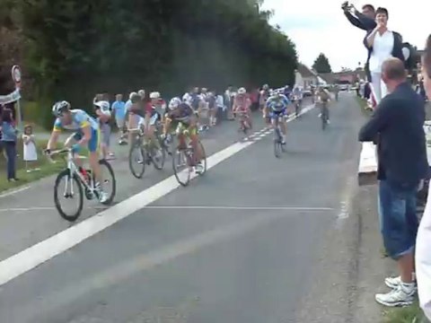 Arrivée peloton 3ème caté Rouvillers