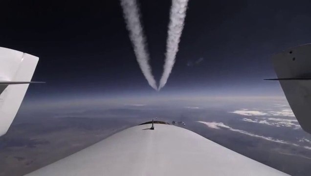 Lancement de la 2ème fusée du Virgin Galactics! Images magnifiques de l'espace.