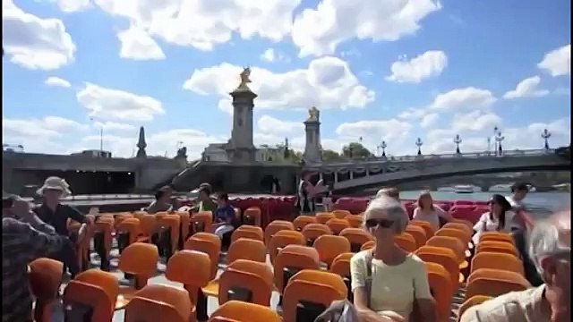 Napoli - Bateau mouche per valorizzare le bellezze della città -2- (08-09-13)