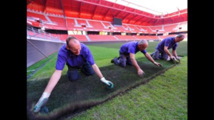 La pelouse du Stade du Hainaut déjà remplacée
