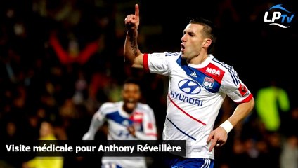 Visite médicale pour Anthony Réveillère