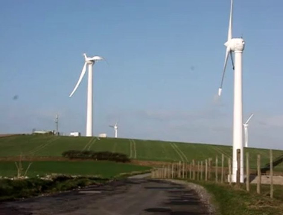 Widehem : une éolienne endommagée par la tempête pendant la nuit, près de l'autoroute A16